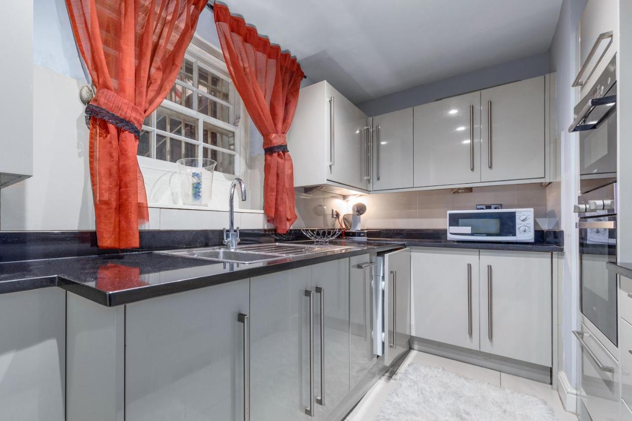 Elegant And Chic 2-Bedroom Basement Apartment In Paddington London Exterior foto